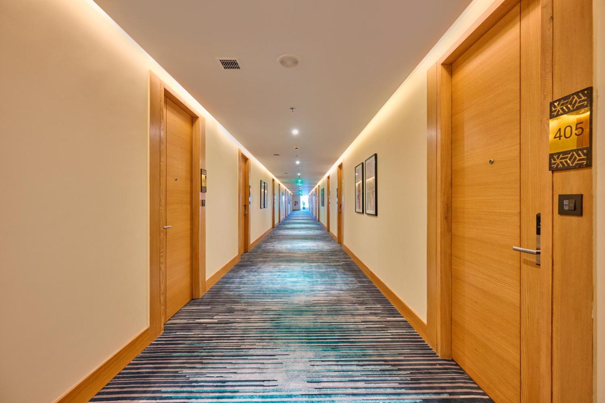 Iris Sarovar Portico Gurgaon Dış mekan fotoğraf
