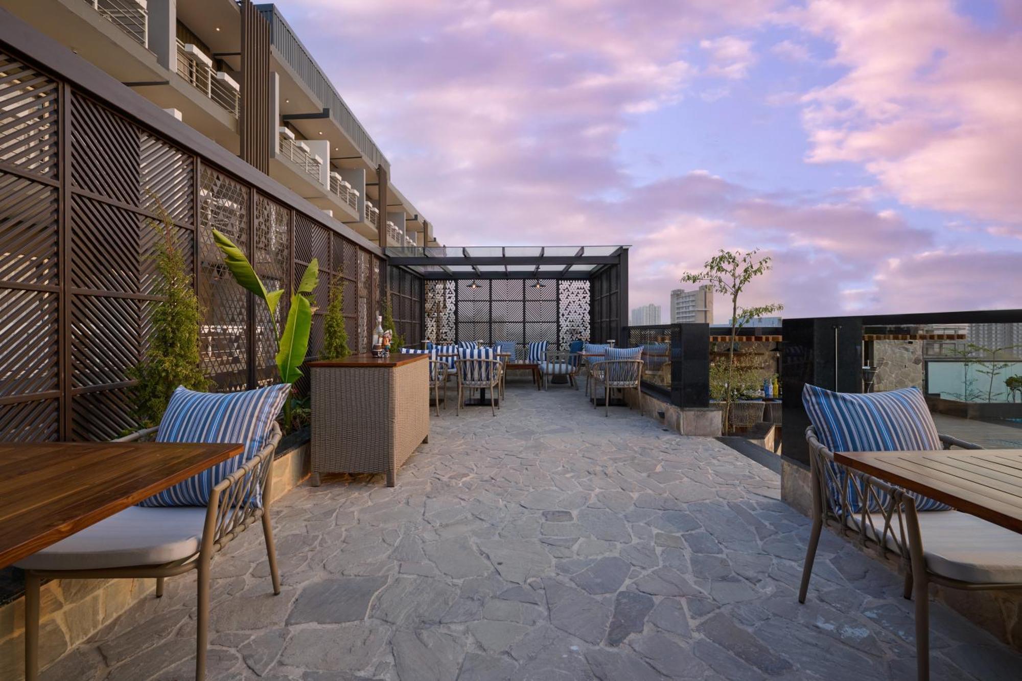 Iris Sarovar Portico Gurgaon Dış mekan fotoğraf